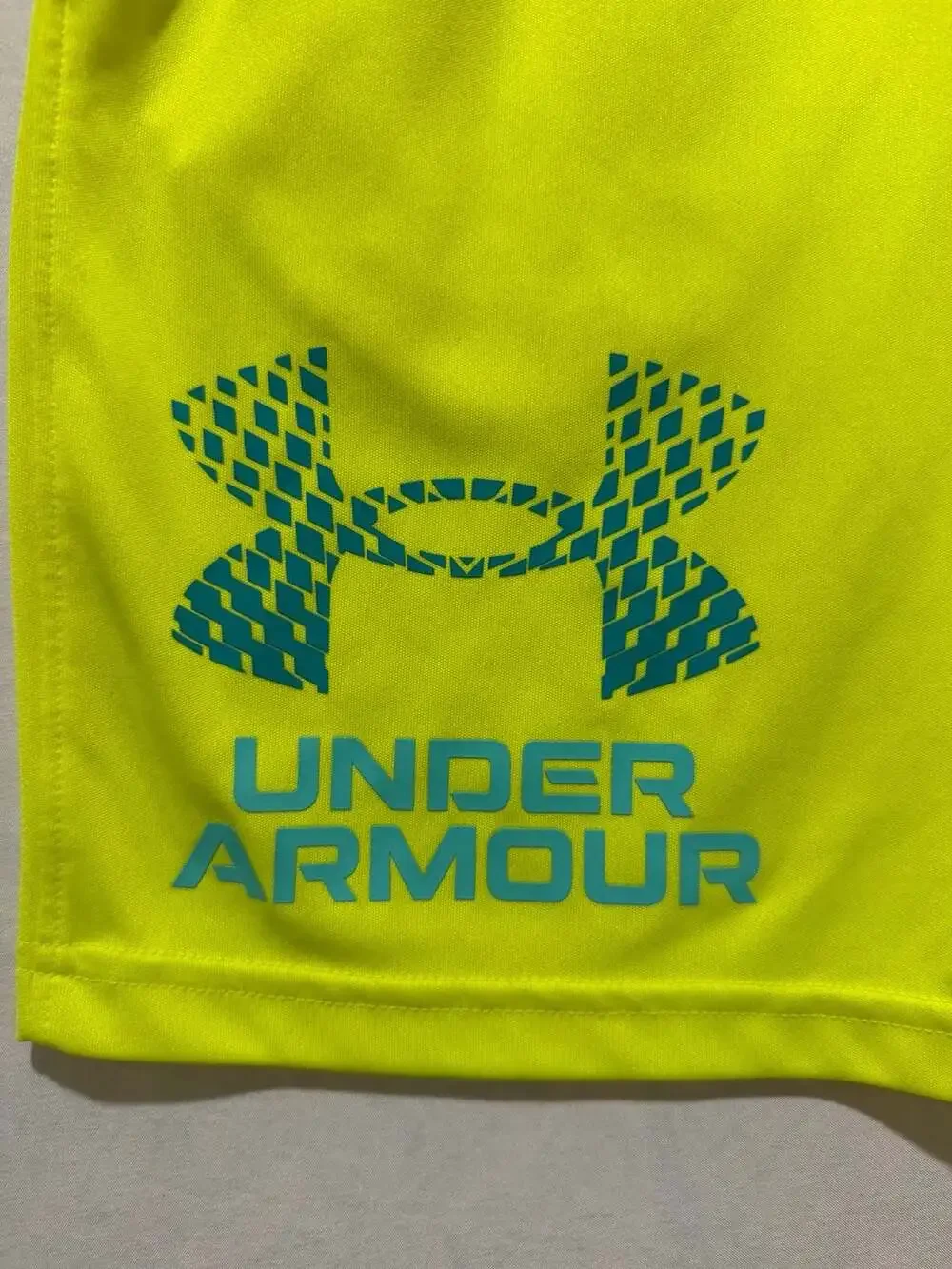 Under Armour Boys' Tech Graphic Logo Performance Shorts  Size YL